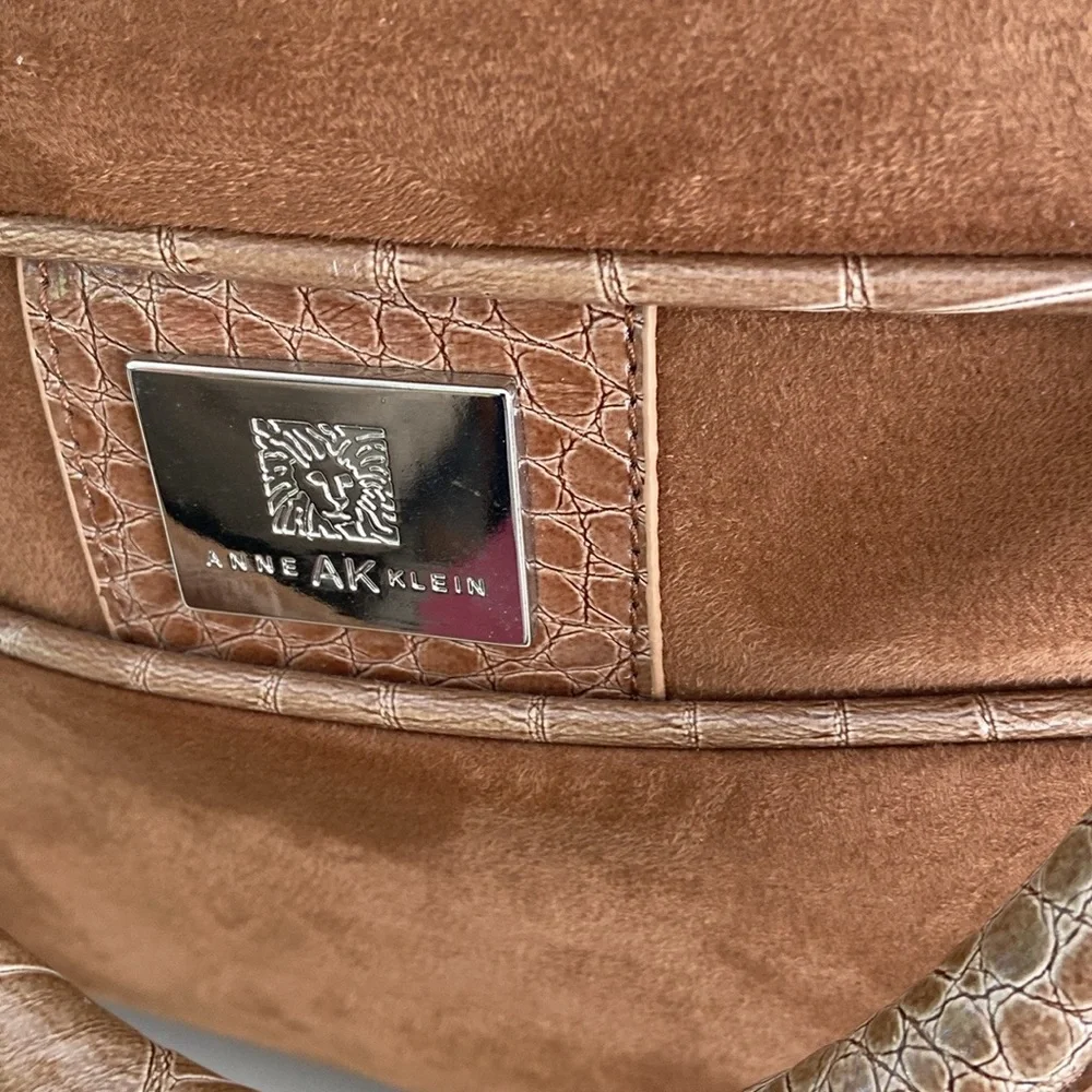 like new womens anne klein elegant brown duffle travel overnight bag - Picture 4 of 10